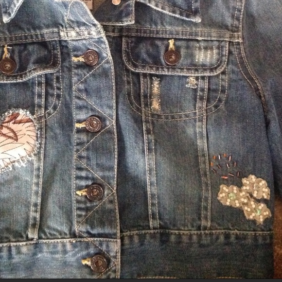 Pearl lace & floral cuffs embellished denim jacket - Picture 9 of 11